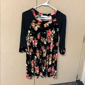Floral 3/4 sleeve top